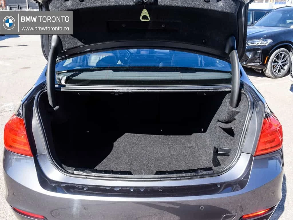 BMW 335 * 335i xDrive | HK Audio | Sunroof | Rear Camera |, снимка 10 - Автомобили и джипове - 53962213