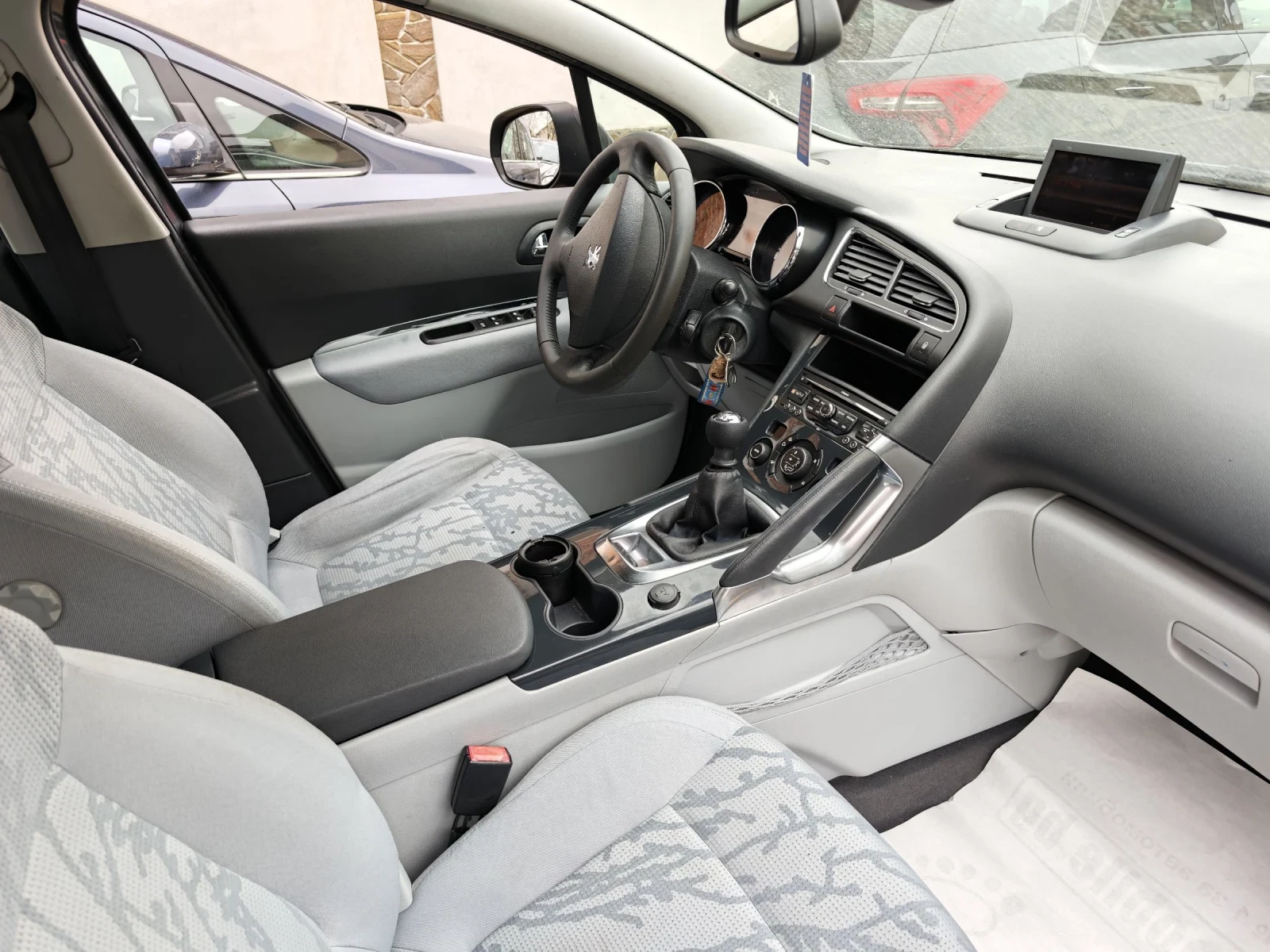 Peugeot 3008 1.6hdi, снимка 9 - Автомобили и джипове - 54226409