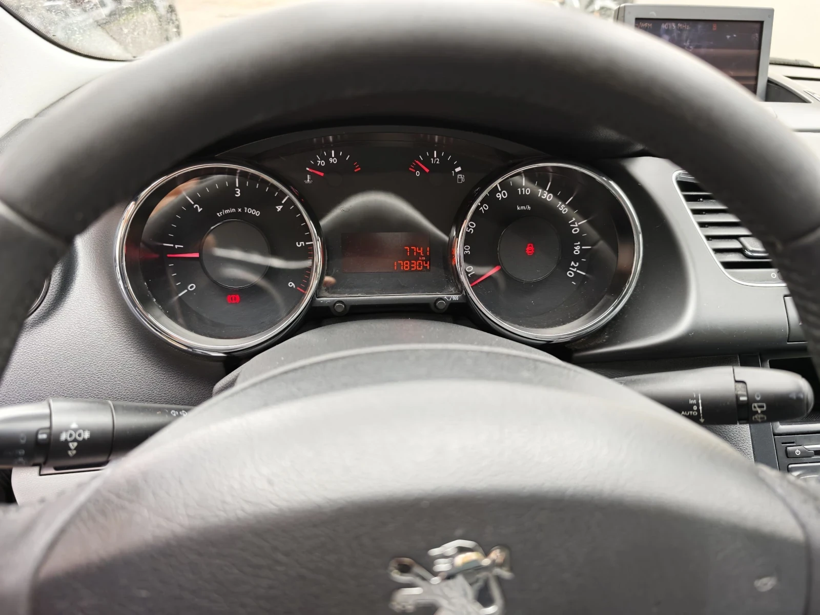 Peugeot 3008 1.6hdi, снимка 14 - Автомобили и джипове - 54226409