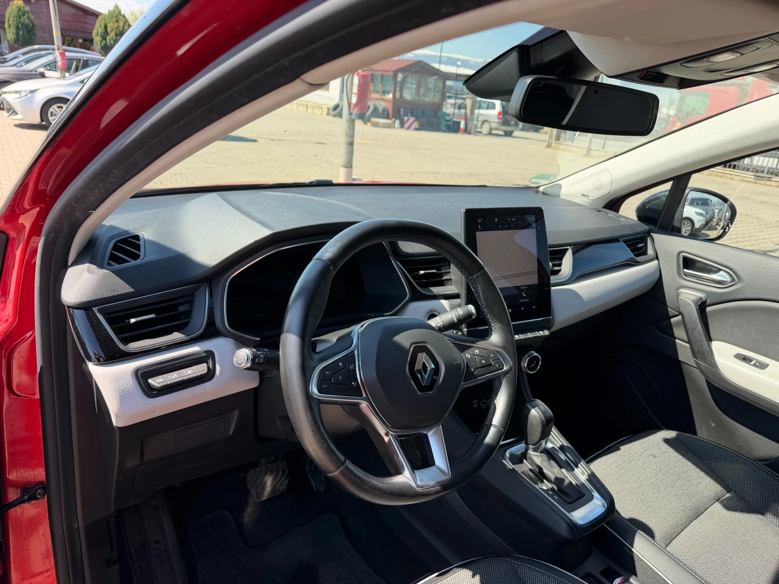 Renault Captur 1.3TCe AVTOMAT/NAVI/KOJA/KAMERA EURO 6, снимка 13 - Автомобили и джипове - 54303257