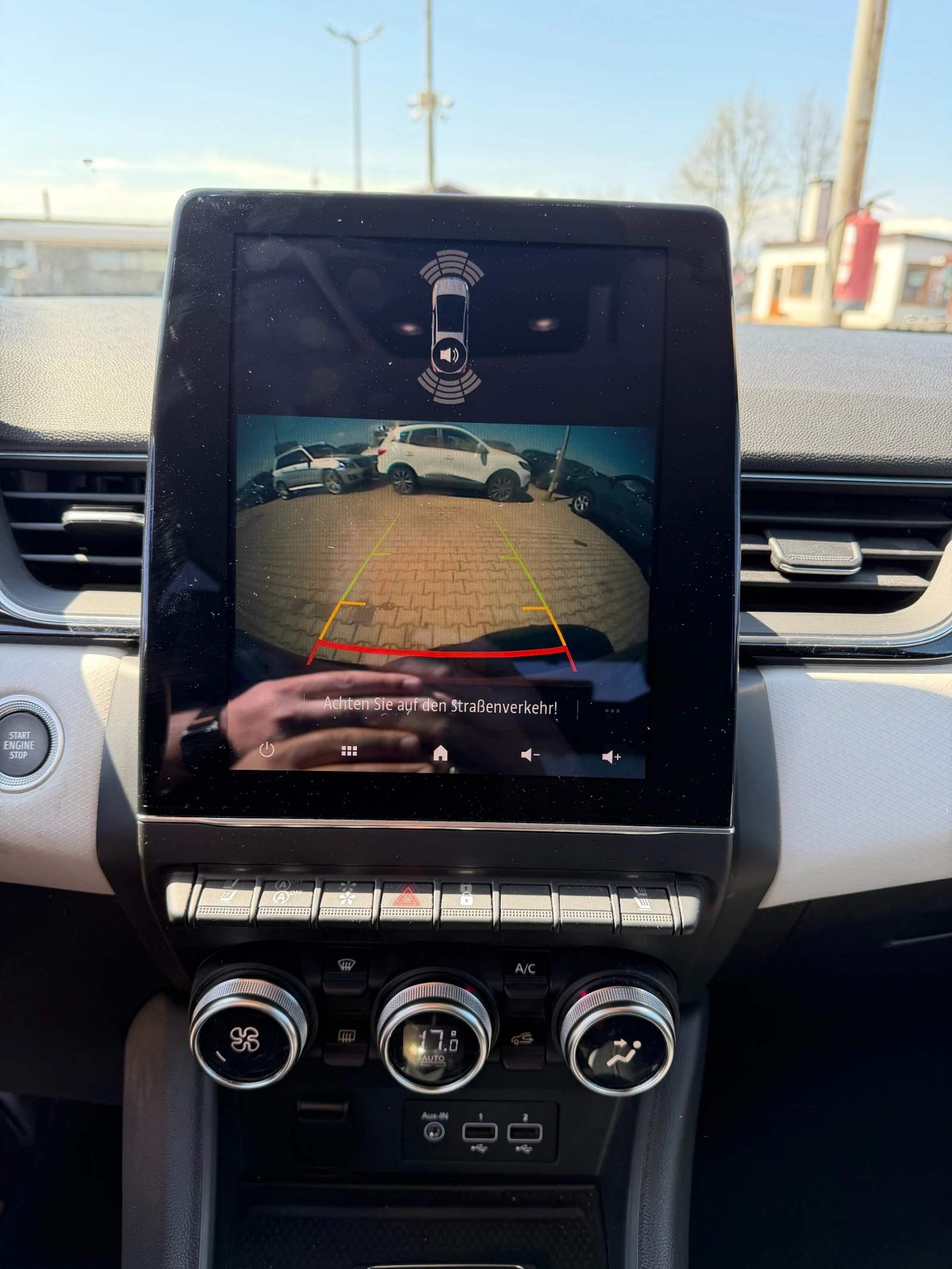 Renault Captur 1.3TCe AVTOMAT/NAVI/KOJA/KAMERA EURO 6, снимка 16 - Автомобили и джипове - 54303257