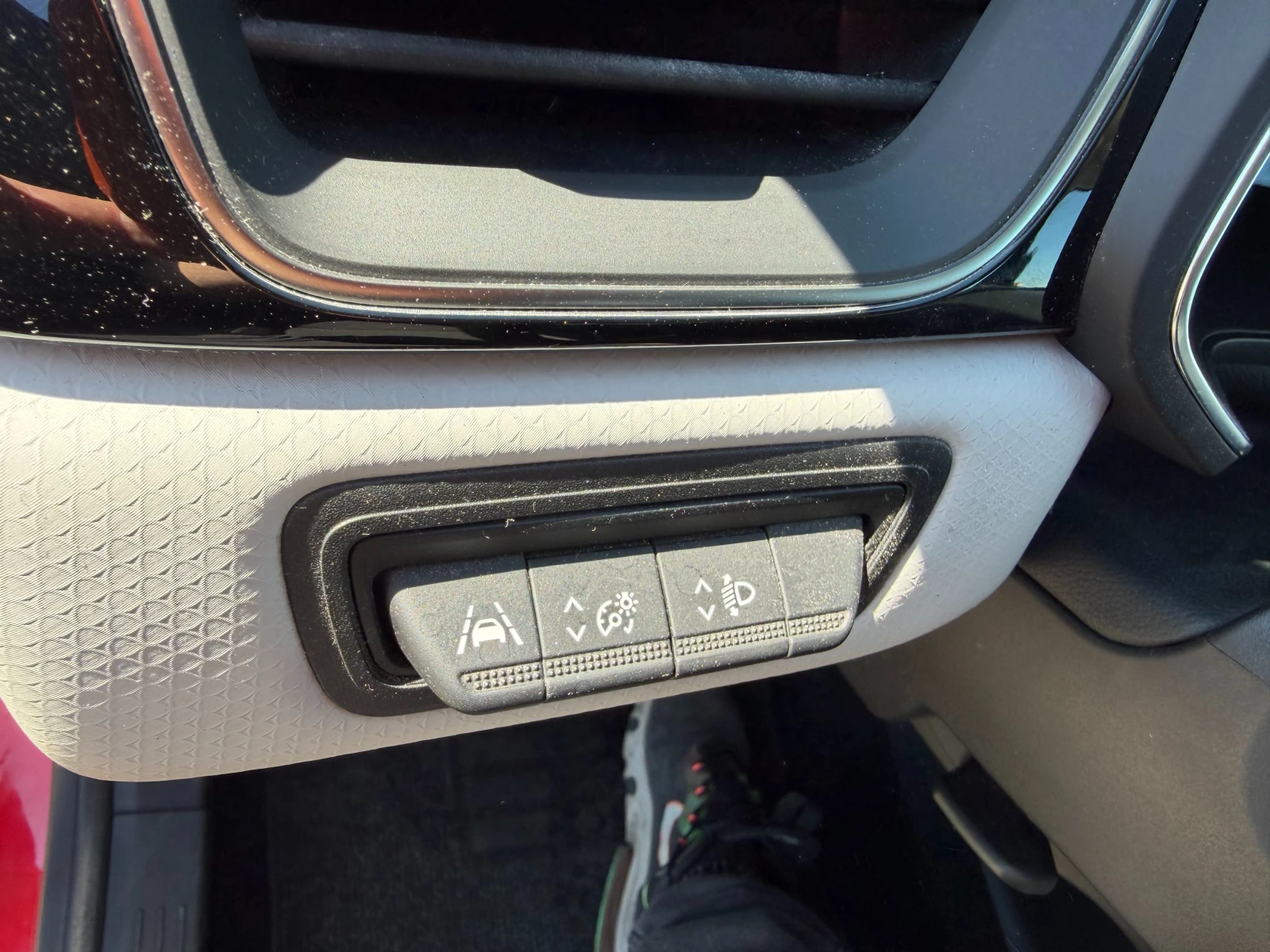 Renault Captur 1.3TCe AVTOMAT/NAVI/KOJA/KAMERA EURO 6, снимка 14 - Автомобили и джипове - 54303257