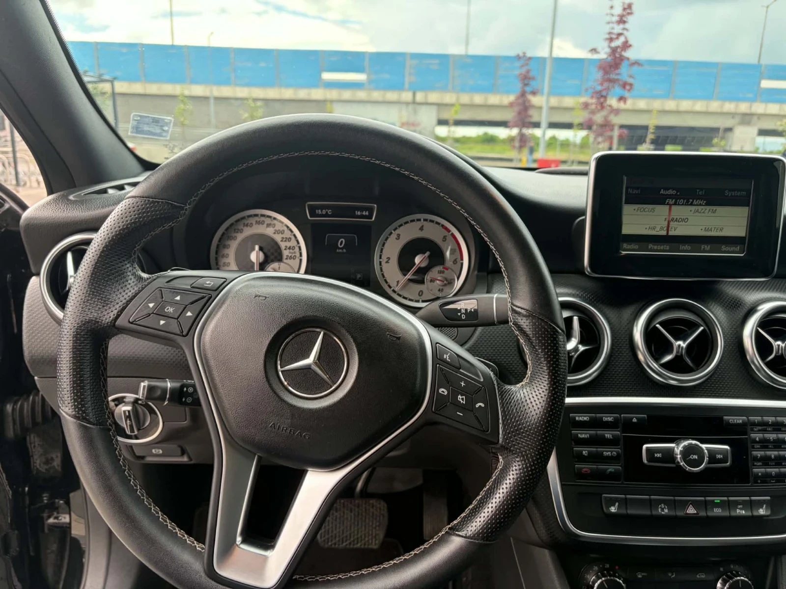 Mercedes-Benz A 180, снимка 7 - Автомобили и джипове - 54486558