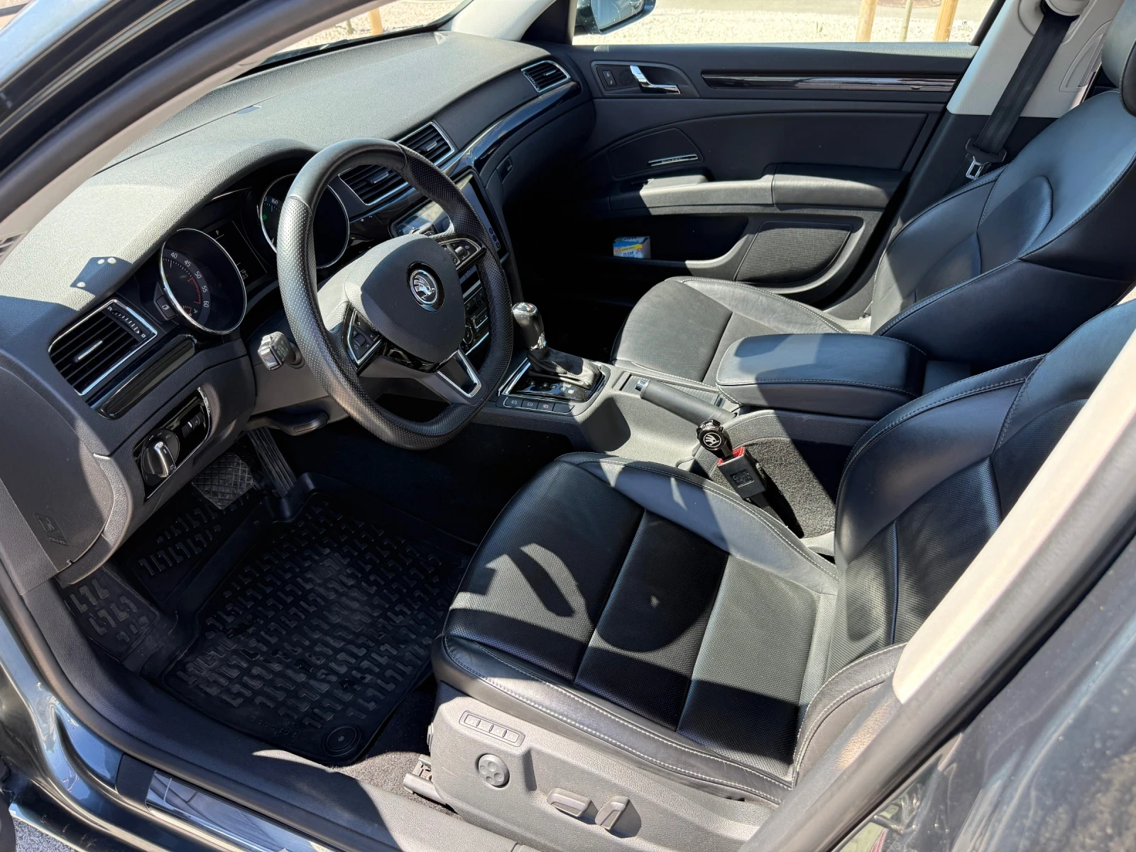 Skoda Superb 2.0 TDI 170k.c. 4x4 BUSINESS Facelift, снимка 6 - Автомобили и джипове - 54703130