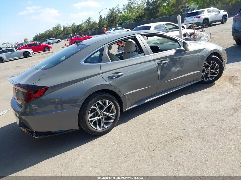 Hyundai Sonata 2.5L I-4 DI, DOHC, VVT, 191HP Front Wheel Drive | Mobile.bg � ����������� 4