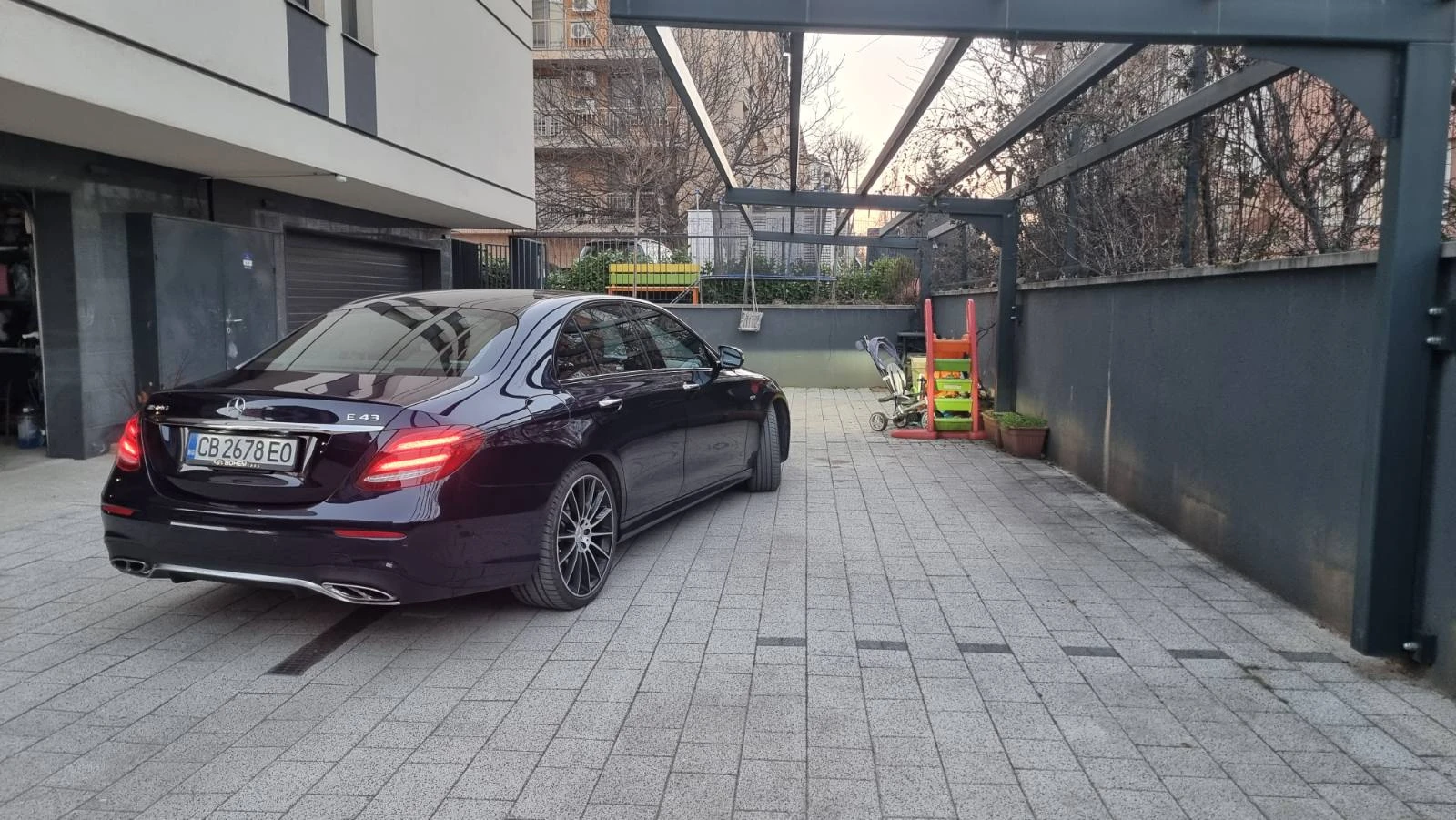 Mercedes-Benz E 43 AMG, снимка 3 - Автомобили и джипове - 54912018