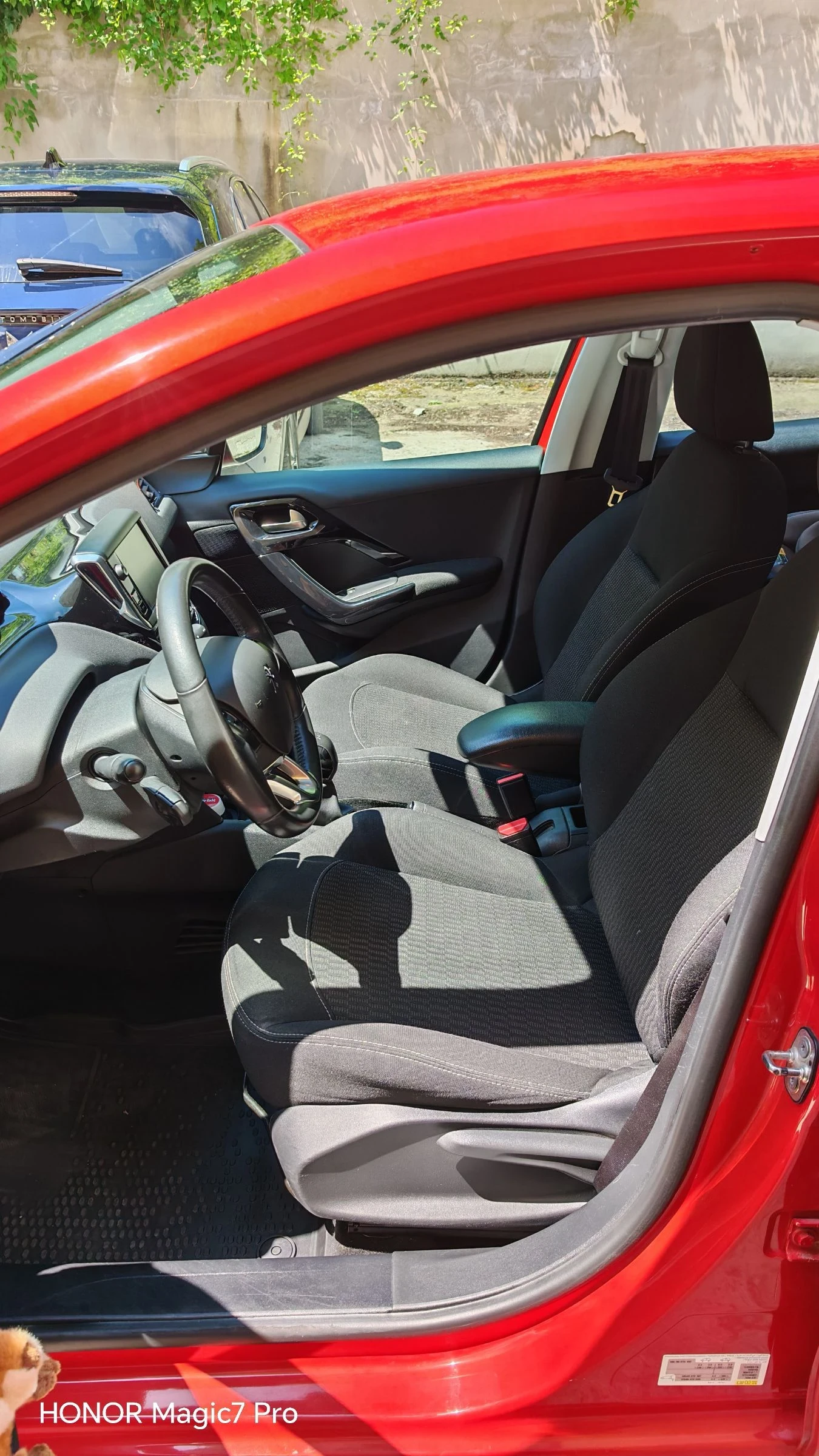 Peugeot 208, снимка 7 - Автомобили и джипове - 55131005