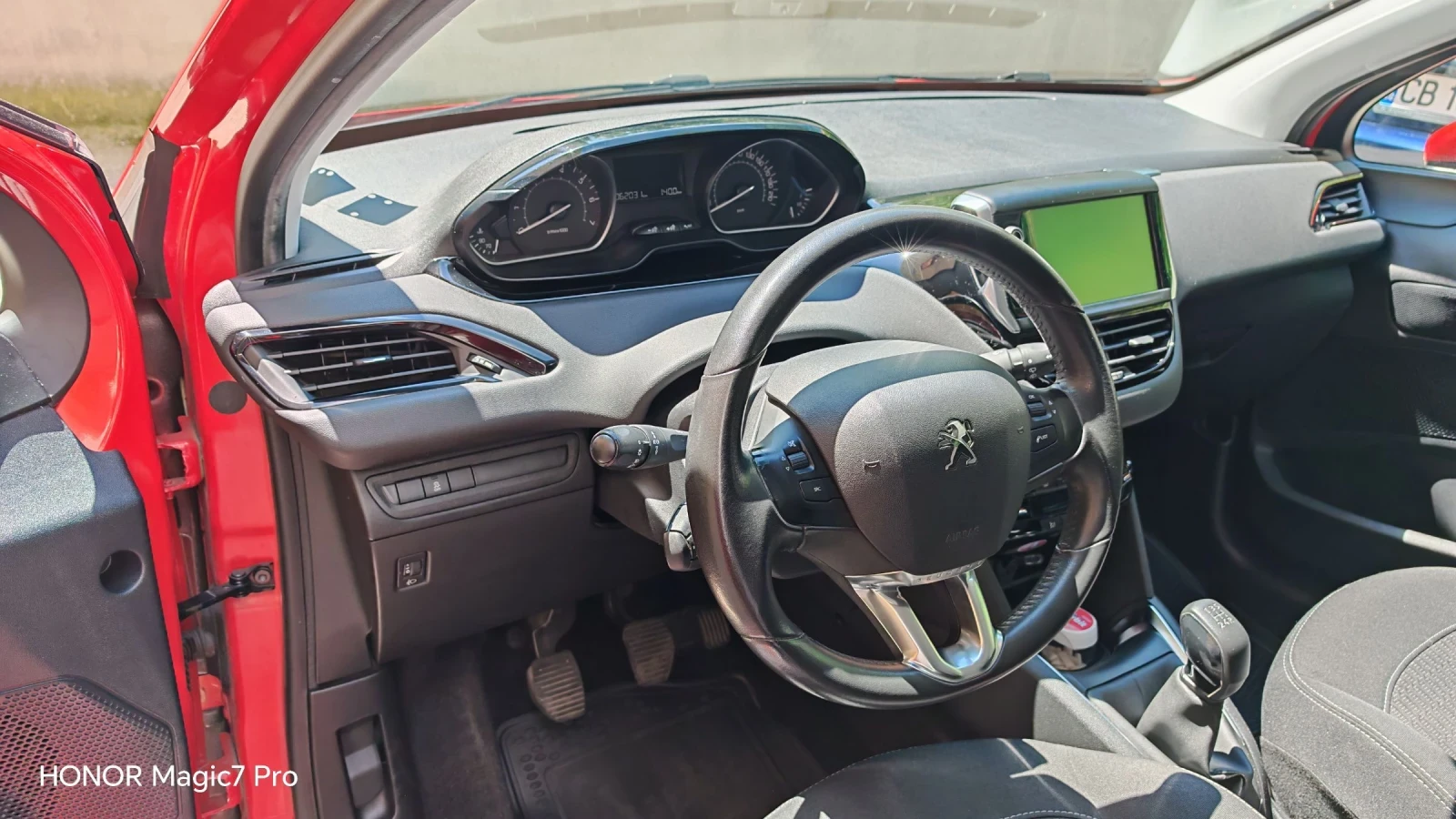 Peugeot 208, снимка 6 - Автомобили и джипове - 55131005