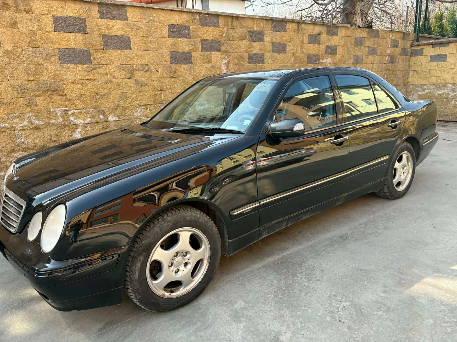 Mercedes-Benz E 320