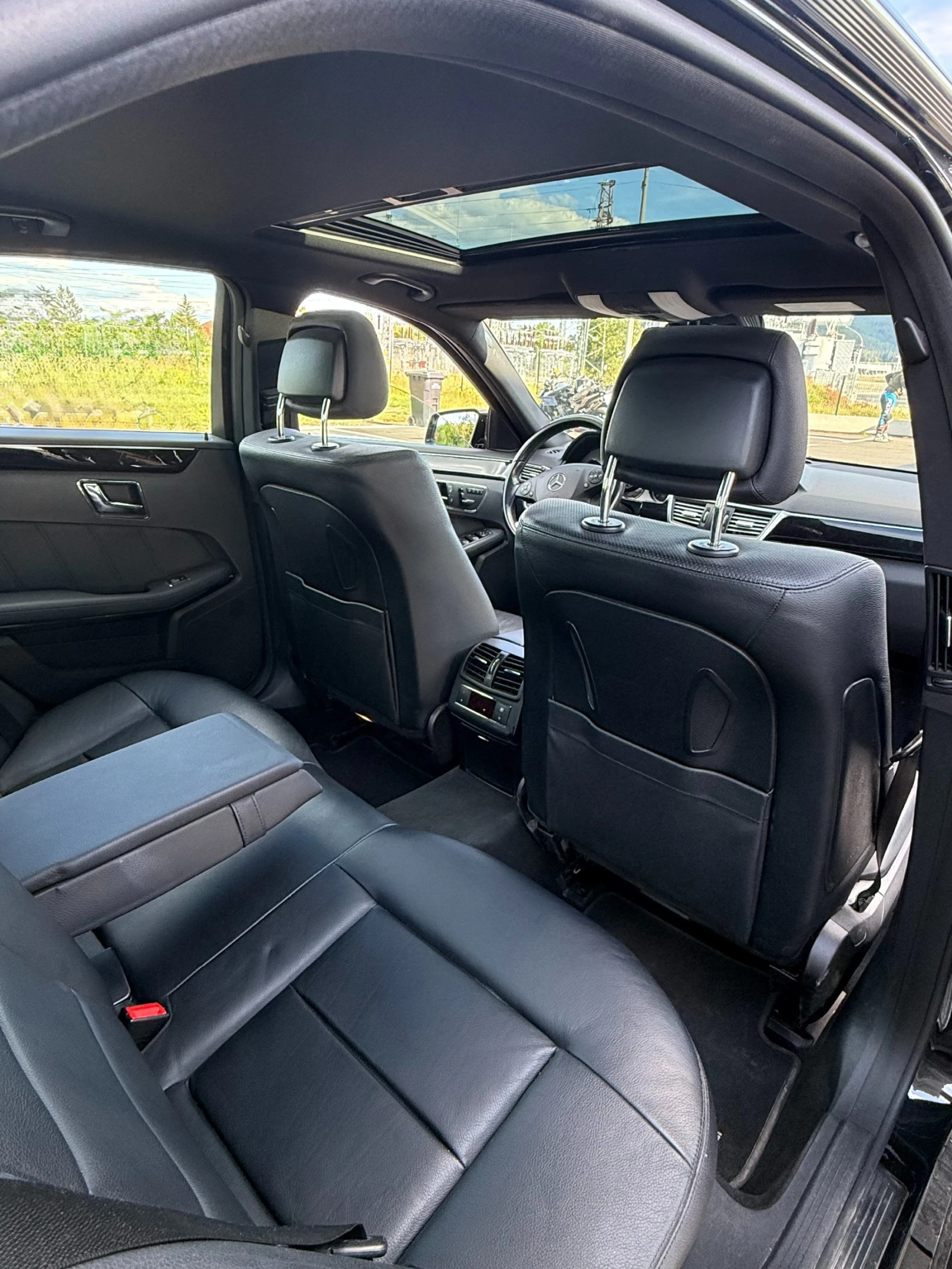 Mercedes-Benz E 350, снимка 12 - Автомобили и джипове - 55416562