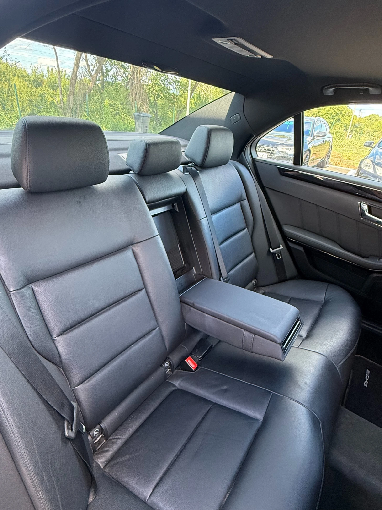 Mercedes-Benz E 350, снимка 11 - Автомобили и джипове - 55416562