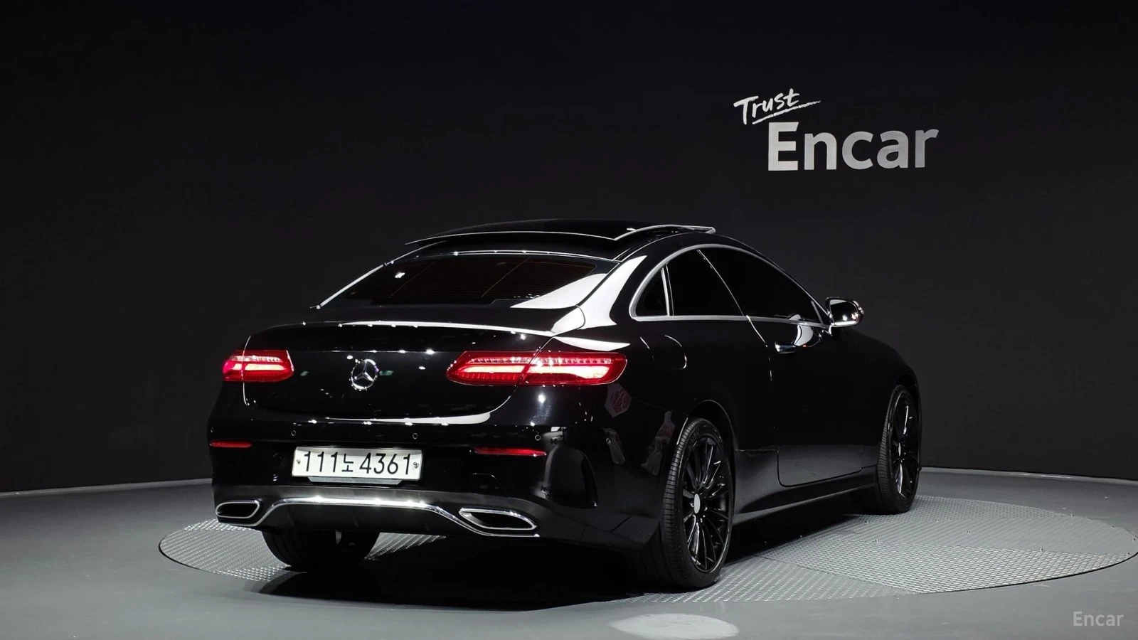 Mercedes-Benz E 220 D COUPE AMG-LINE Автокредит Цена до България, снимка 2 - Автомобили и джипове - 55491497