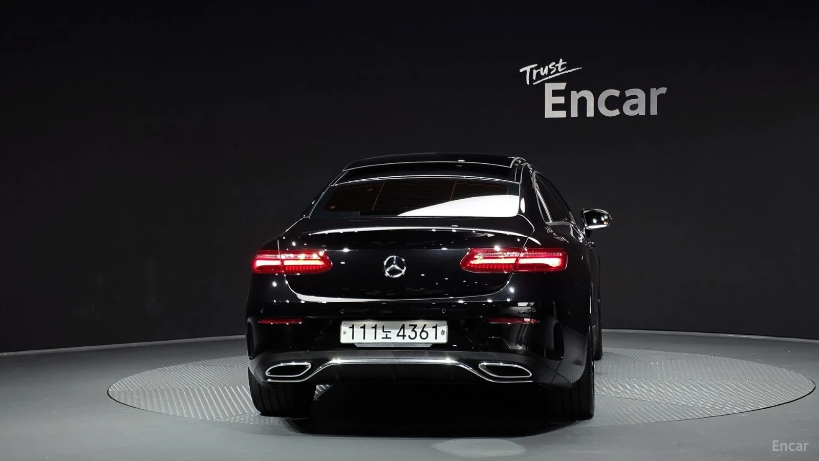 Mercedes-Benz E 220 D COUPE AMG-LINE Автокредит Цена до България, снимка 4 - Автомобили и джипове - 55491497