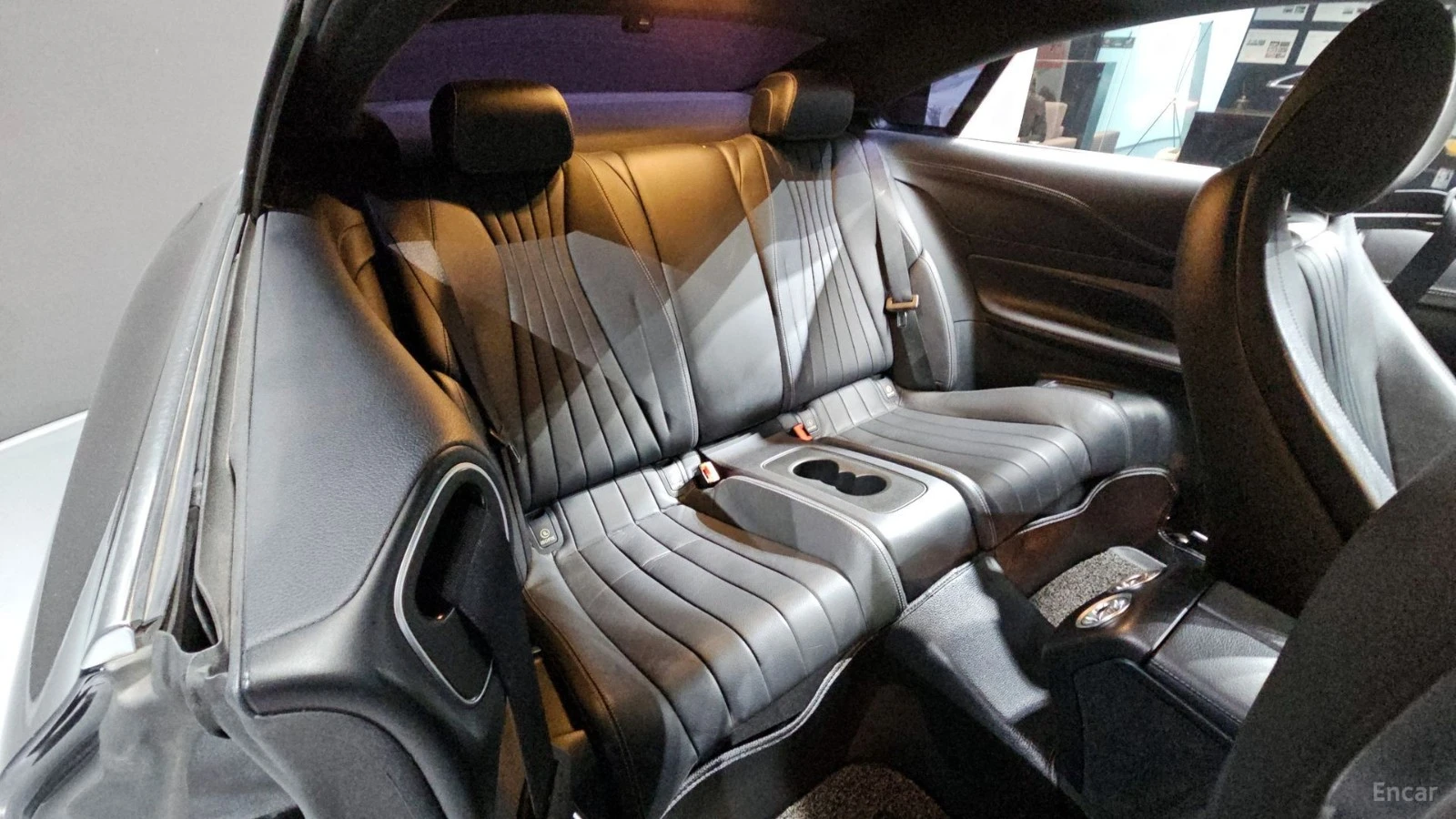 Mercedes-Benz E 220 D COUPE AMG-LINE Автокредит Цена до България, снимка 14 - Автомобили и джипове - 55491497