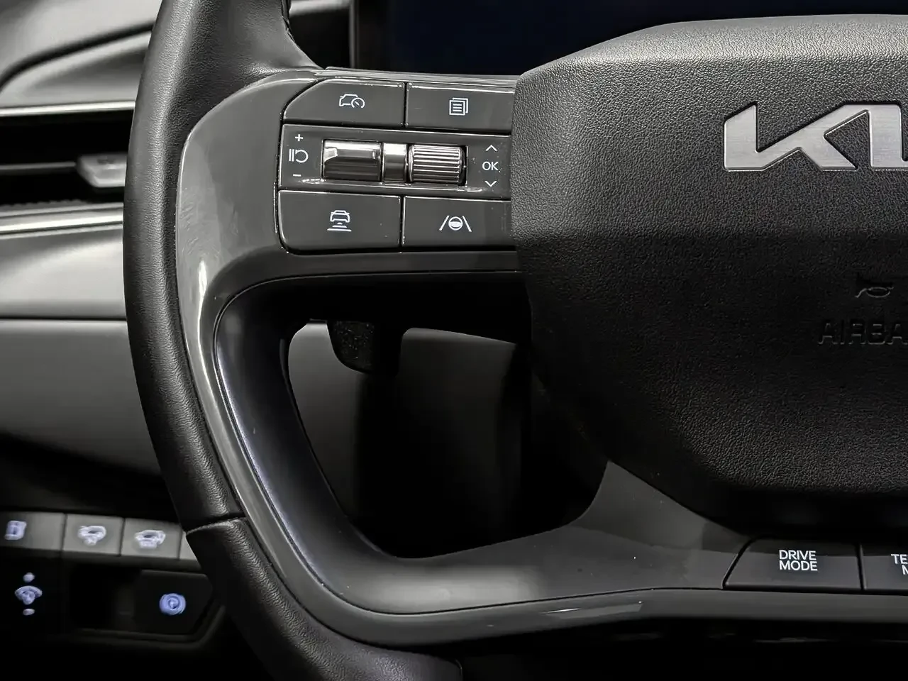 Kia EV9 Land AWD, снимка 17 - Автомобили и джипове - 55756016