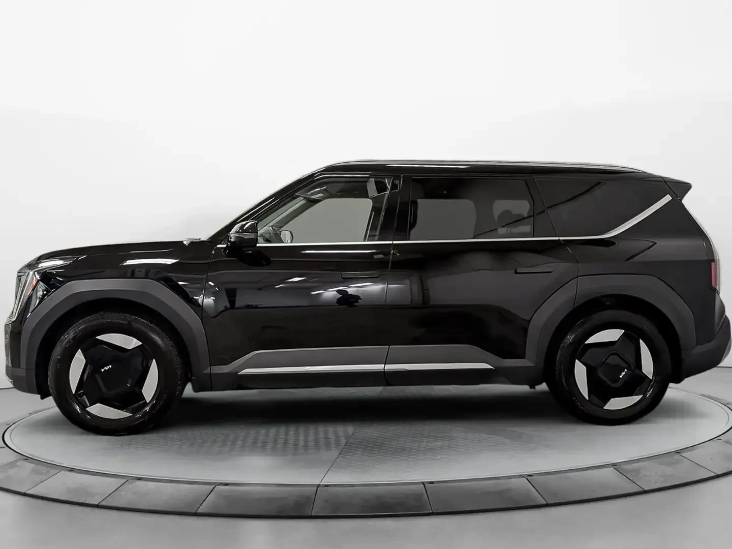 Kia EV9 Land AWD, снимка 2 - Автомобили и джипове - 55756016