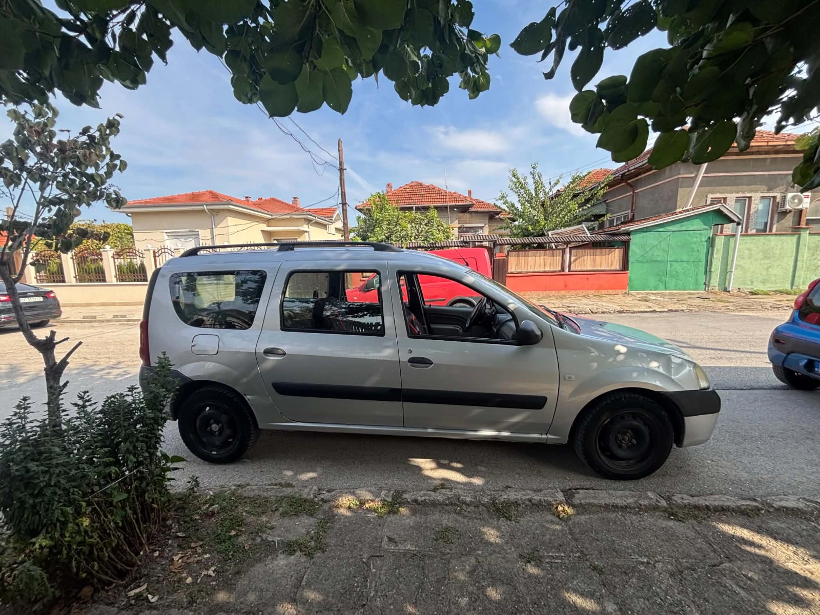 Dacia Logan 1.5dci, снимка 4 - Автомобили и джипове - 56144117