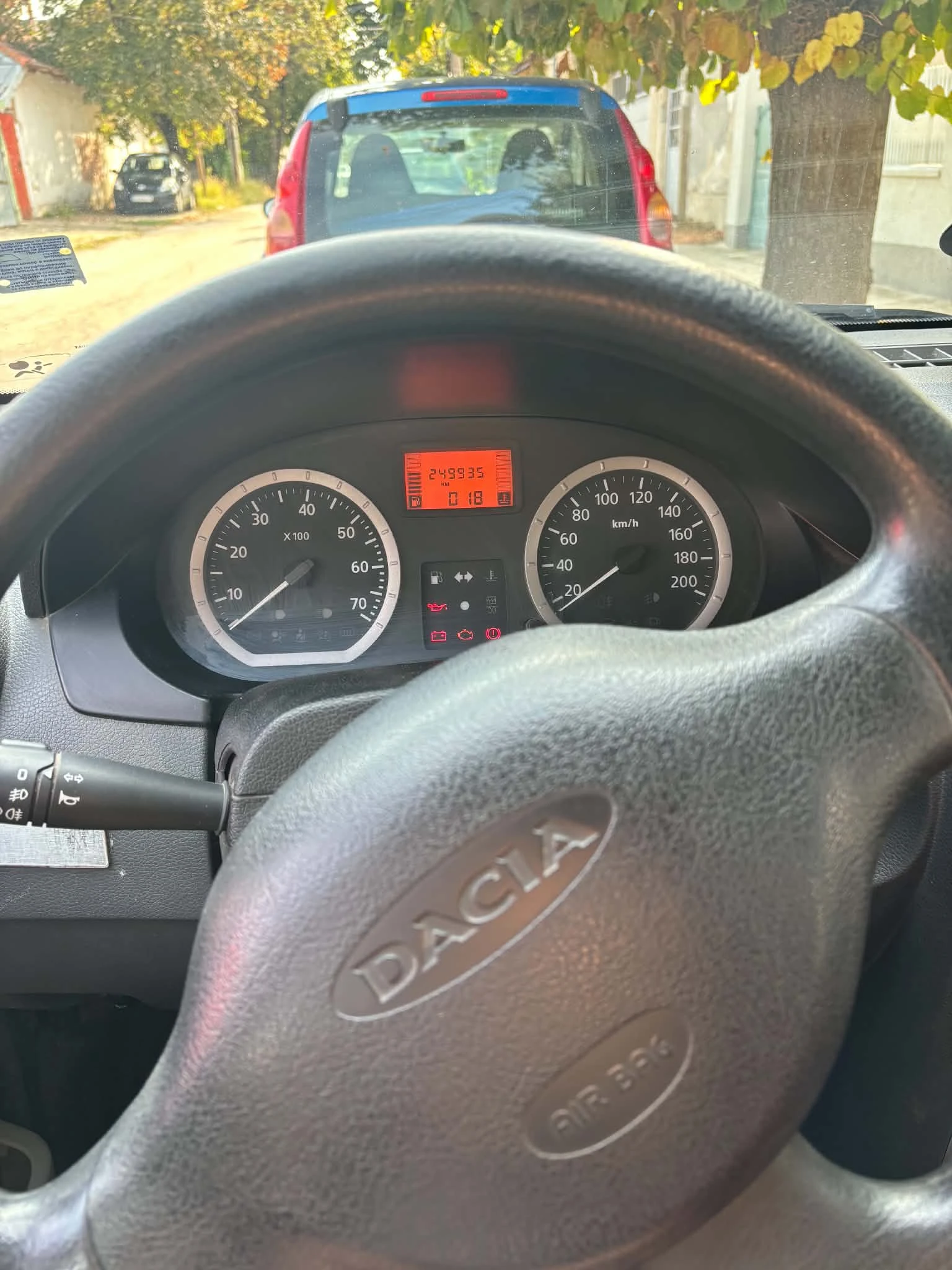Dacia Logan 1.5dci, снимка 9 - Автомобили и джипове - 56144117
