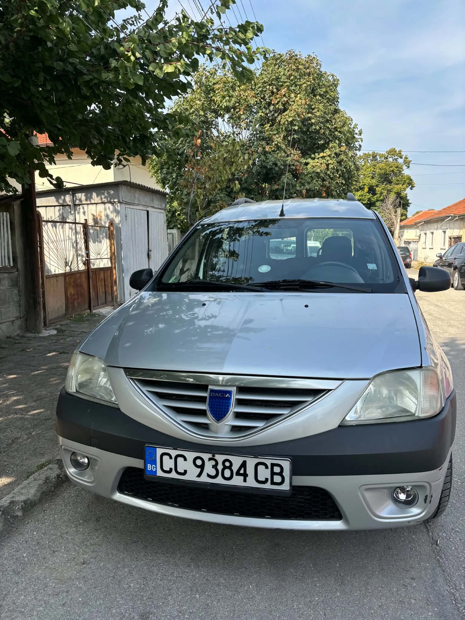 Dacia Logan 1.5dci, снимка 2 - Автомобили и джипове - 56144117