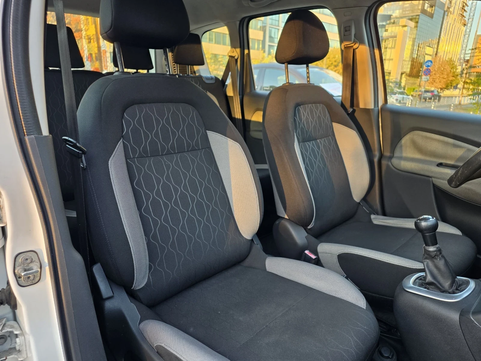 Citroen C3 Picasso 1.6HDI 92k.c., снимка 11 - Автомобили и джипове - 56204572