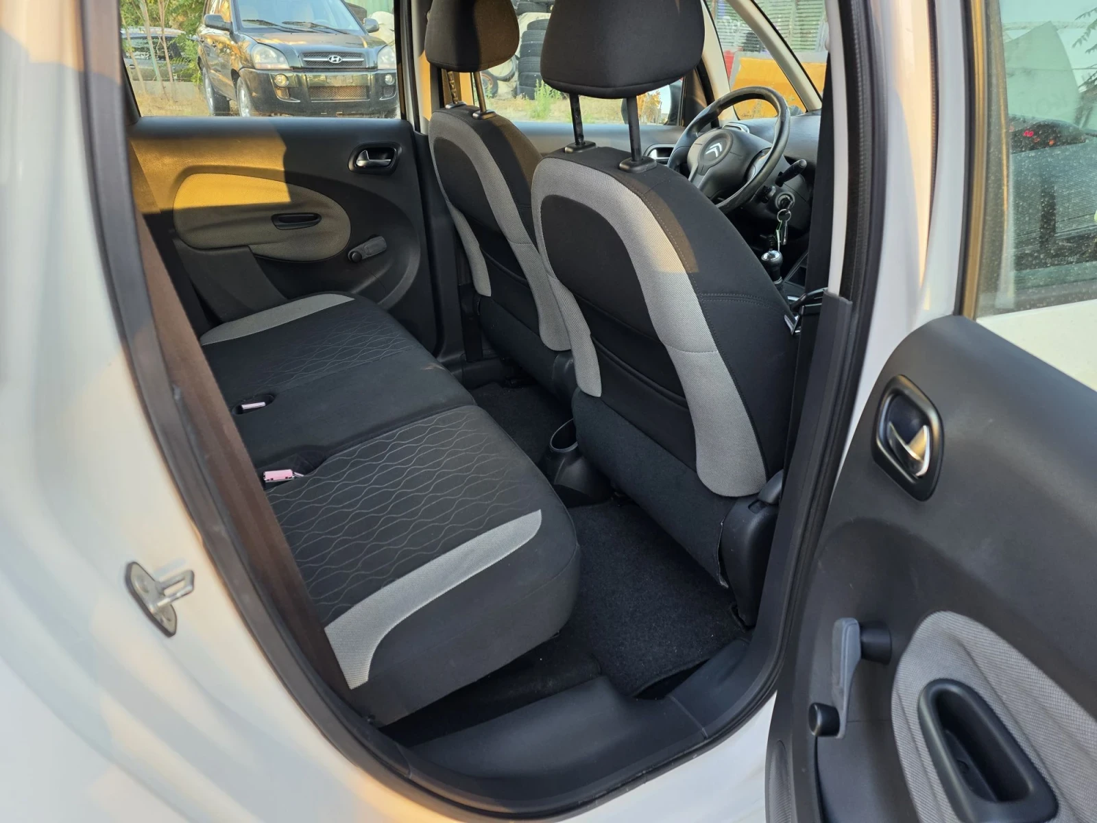 Citroen C3 Picasso 1.6HDI 92k.c., снимка 9 - Автомобили и джипове - 56204572