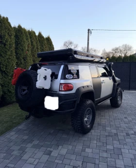 Toyota Fj cruiser 4.0 V6 Бензин/Газ 4х4 УНИКАТ, снимка 3
