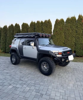Toyota Fj cruiser 4.0 V6 Бензин/Газ 4х4 УНИКАТ, снимка 2