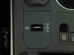 Toyota Highlander HYBRID/243HP/CAM/KLESS/L.ASS/CARPLAY/AMBI/LED/730f - 113499 лв. - 33911088 12