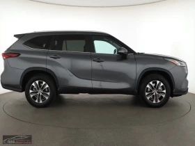Toyota Highlander HYBRID/243HP/CAM/KLESS/L.ASS/CARPLAY/AMBI/LED/730f - 113499 лв. - 33911088 4