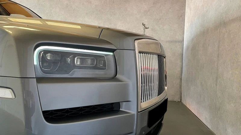 Rolls-Royce Cullinan V12/ SHOOTING STAR/ BESPOKE/ TV/ NIGHT VISION/ 22/, снимка 4 - Автомобили и джипове - 47520870