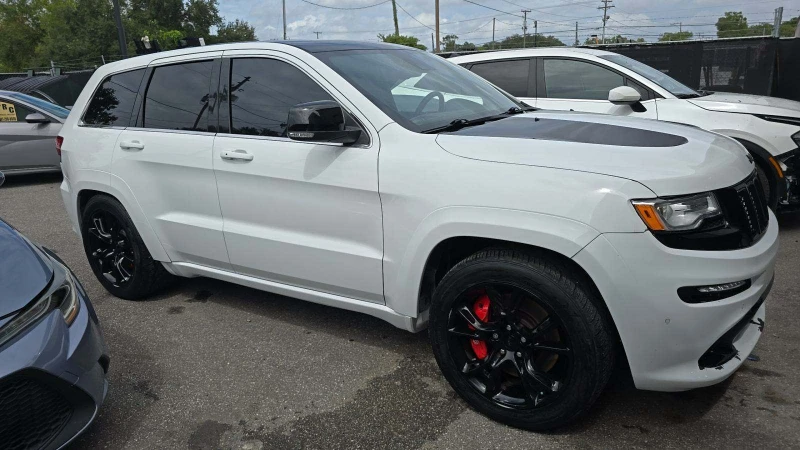 Jeep Grand cherokee SRT 6.4* PANO* ALCANTARA* ПОДГРЕВ* ОБДУХВ* DISTR., снимка 2 - Автомобили и джипове - 47597233