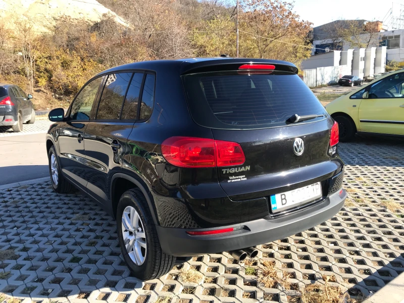 VW Tiguan 2.0 TSI 4MOTION, снимка 2 - Автомобили и джипове - 48158403