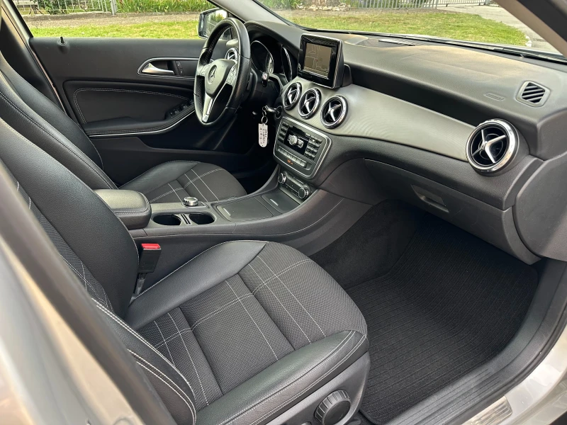 Mercedes-Benz GLA 220 d 170к.с 4MATIC ПЪЛНА СЕРВИЗНА ИСТОРИЯ* !!, снимка 11 - Автомобили и джипове - 50657312