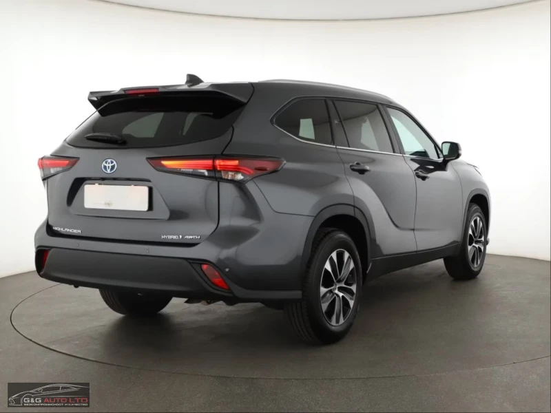 Toyota Highlander HYBRID/243HP/CAM/KLESS/L.ASS/CARPLAY/AMBI/LED/730f, снимка 5 - Автомобили и джипове - 51670637