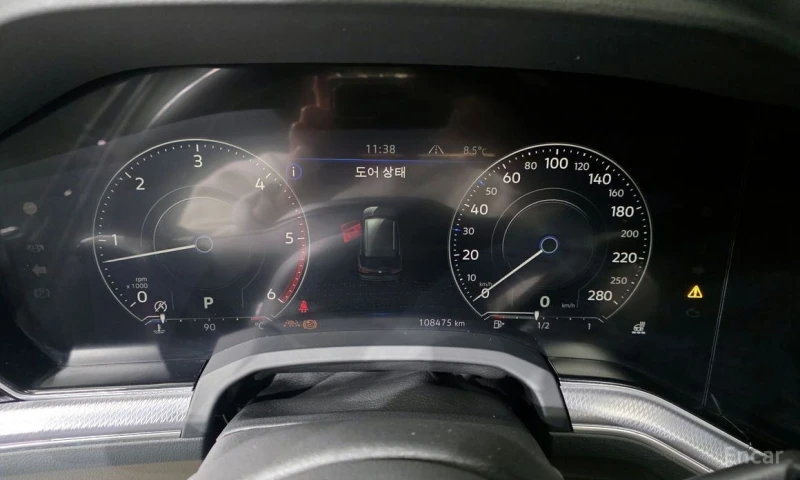 VW Touareg, снимка 8 - Автомобили и джипове - 53058527