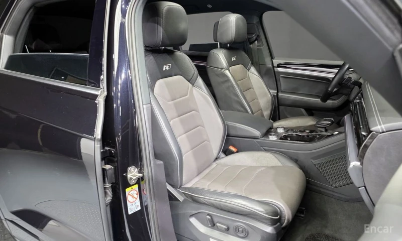 VW Touareg, снимка 12 - Автомобили и джипове - 53058527