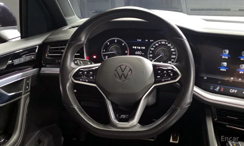VW Touareg, снимка 13 - Автомобили и джипове - 53058527