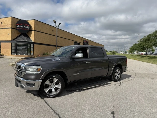 Dodge RAM 1500 Laramie, АВТОКРЕДИТ
