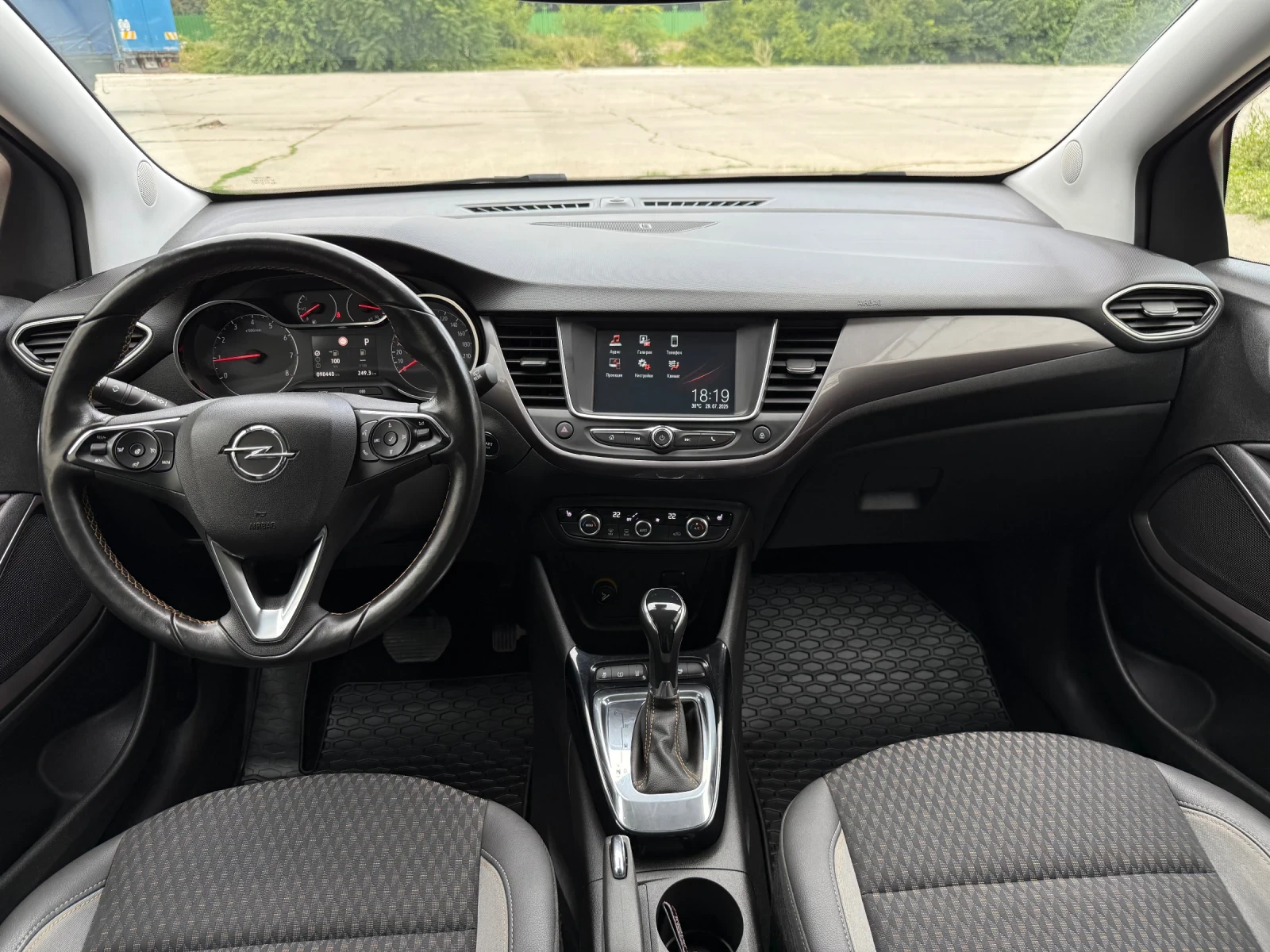 Opel Crossland X 1.2i AUTOMATIC  SWISS - изображение 8