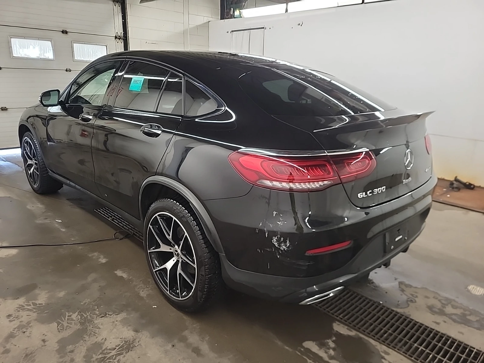 Mercedes-Benz GLC 300 AWD * CARFAX * АвтоКредит * Цена до България*  - изображение 5