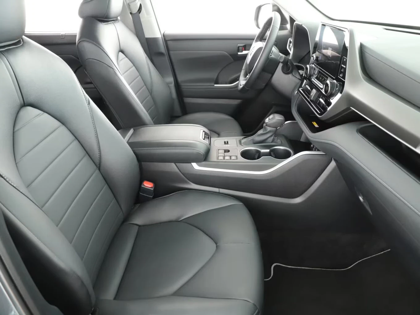 Toyota Highlander HYBRID/243HP/CAM/KLESS/L.ASS/CARPLAY/AMBI/LED/730f | Mobile.bg   13