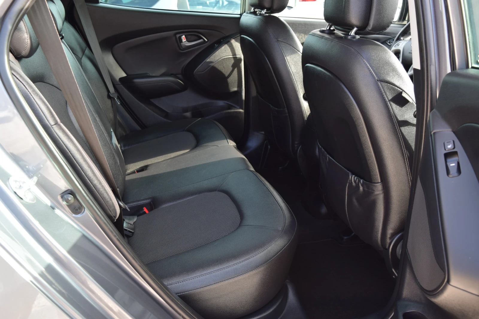 Hyundai IX35 1, 7crdi* Xpossible* LED* Нави* Камера* Keyless* , снимка 11 - Автомобили и джипове - 54037569