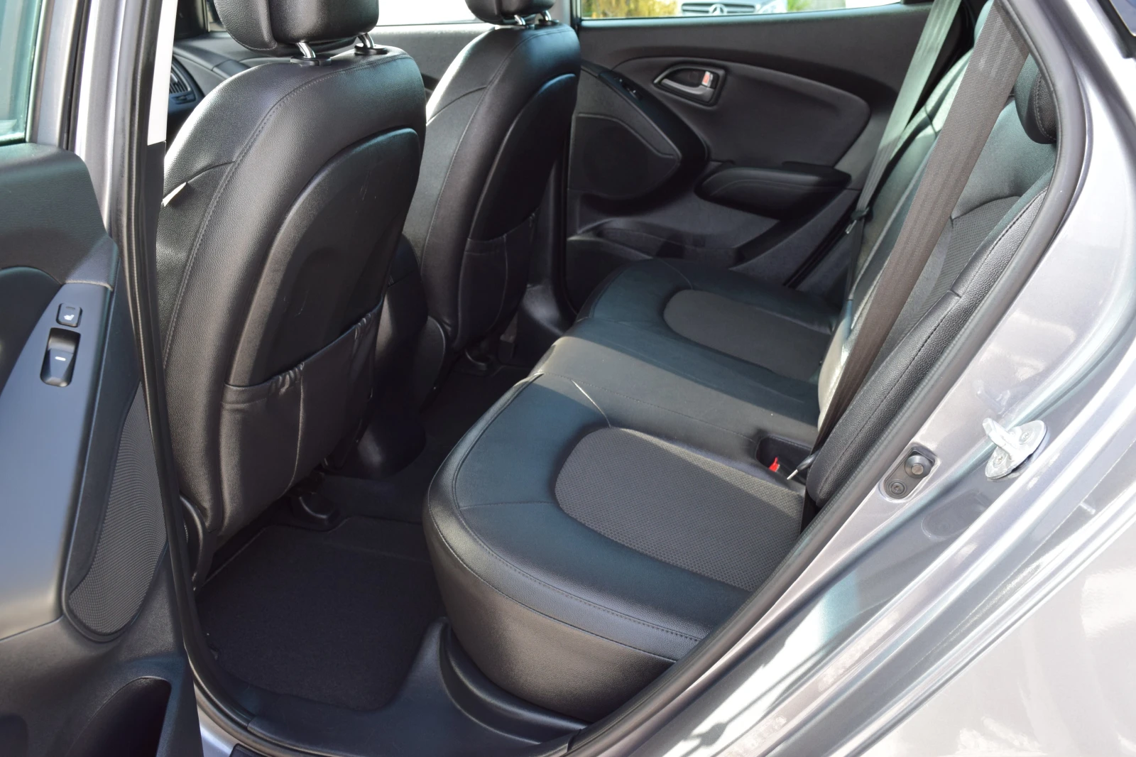 Hyundai IX35 1, 7crdi* Xpossible* LED* Нави* Камера* Keyless* , снимка 12 - Автомобили и джипове - 54037569