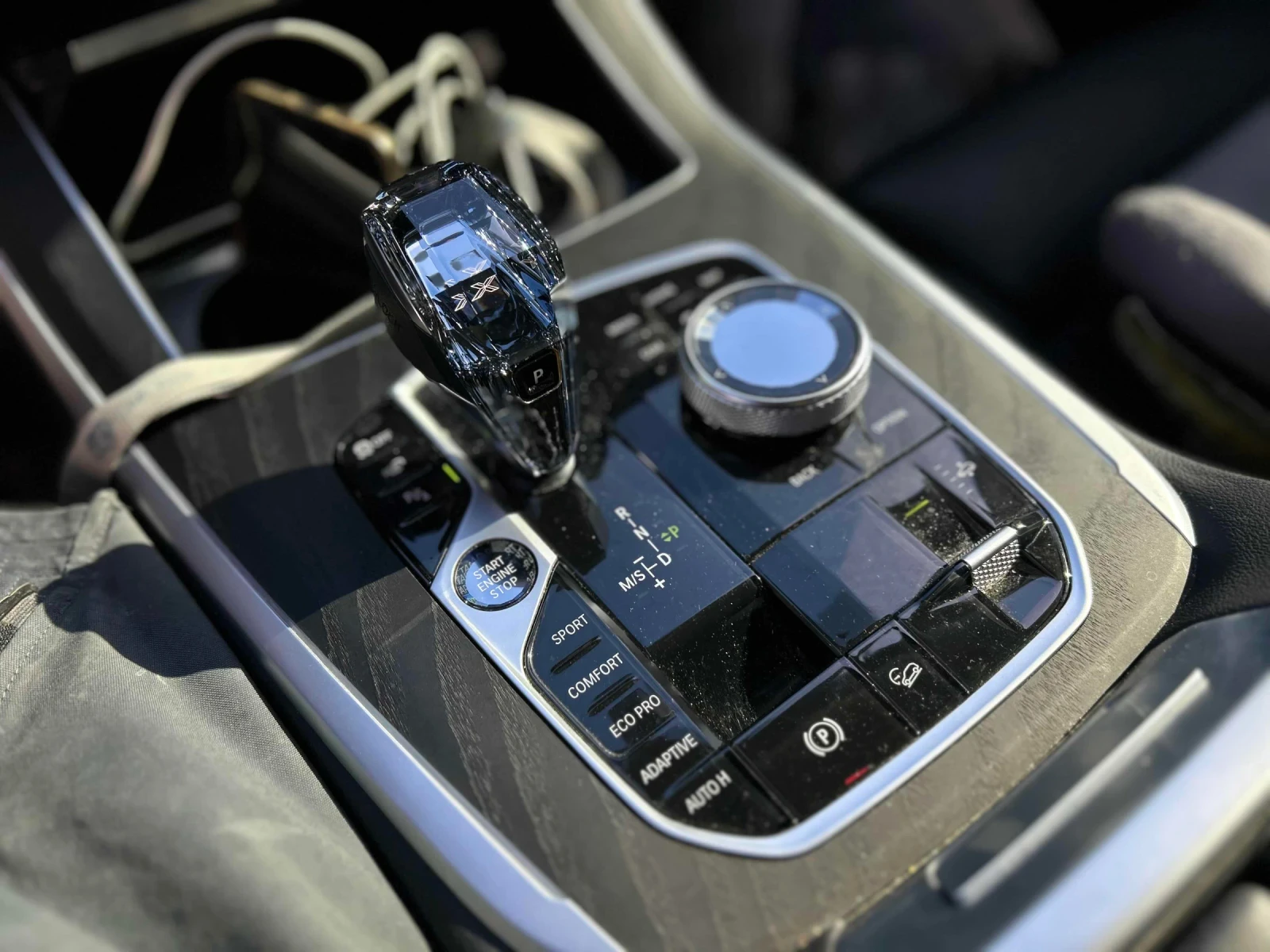 BMW X7 40i * ПАНОРАМА * SWAROVSKI * HEAD UP * H/K, снимка 8 - Автомобили и джипове - 54185714