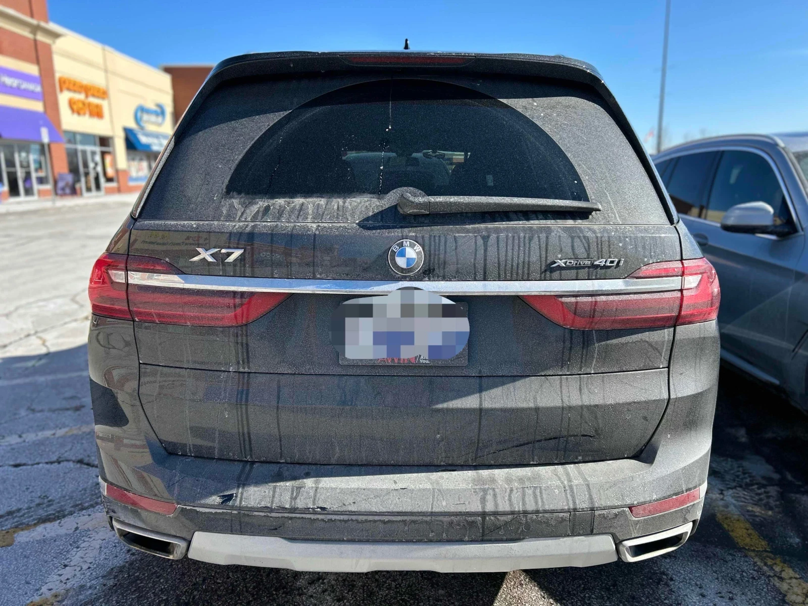 BMW X7 40i * ПАНОРАМА * SWAROVSKI * HEAD UP * H/K, снимка 2 - Автомобили и джипове - 54185714