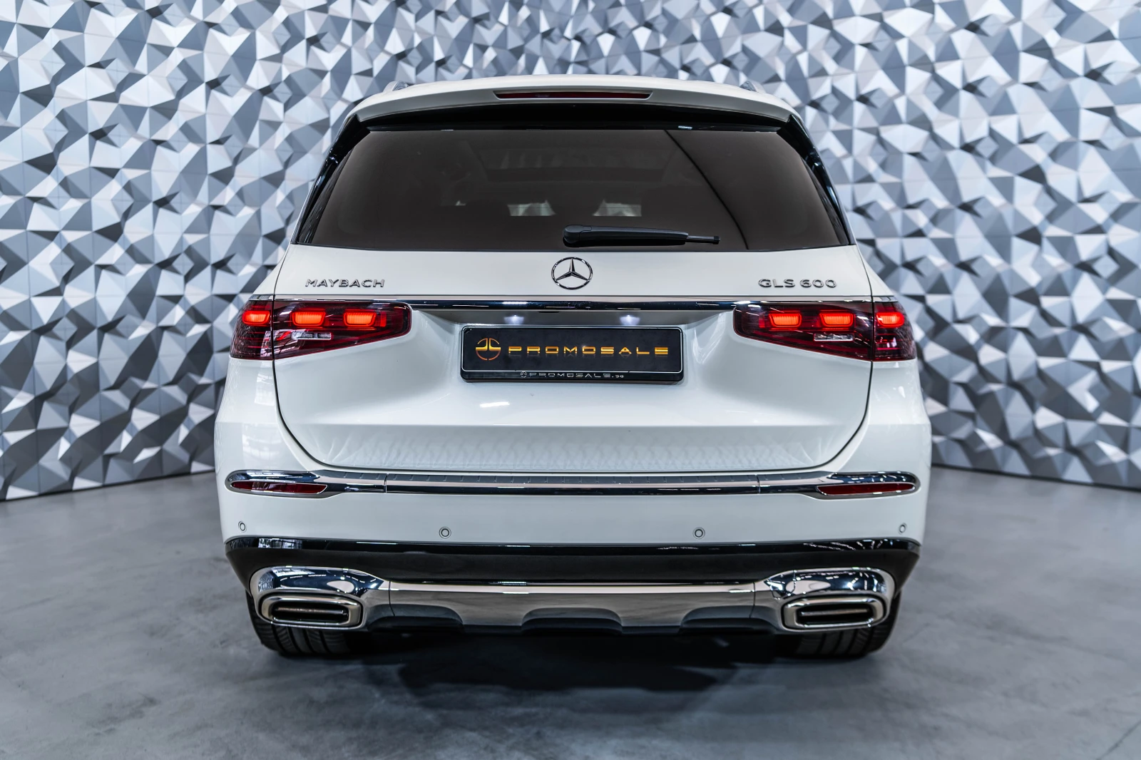 Mercedes-Benz GLS 600 Maybach 4M * Multimedia* FirstClass* Pano* SoftCl*, снимка 5 - Автомобили и джипове - 54549460