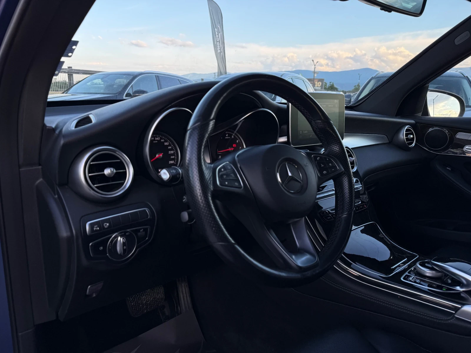 Mercedes-Benz GLC 300 2018г* 55.000КМ* 4M* 9G* НОВ* СЕРВИЗНА ИСТОРИЯ, снимка 8 - Автомобили и джипове - 54795841