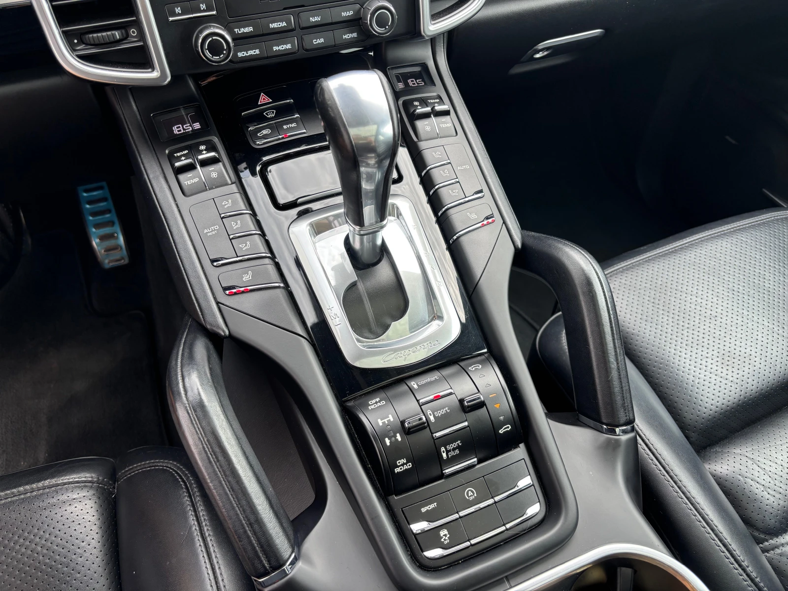 Porsche Cayenne 4.8TURBO-PANORAMA-FULLL* * * , снимка 12 - Автомобили и джипове - 54898838