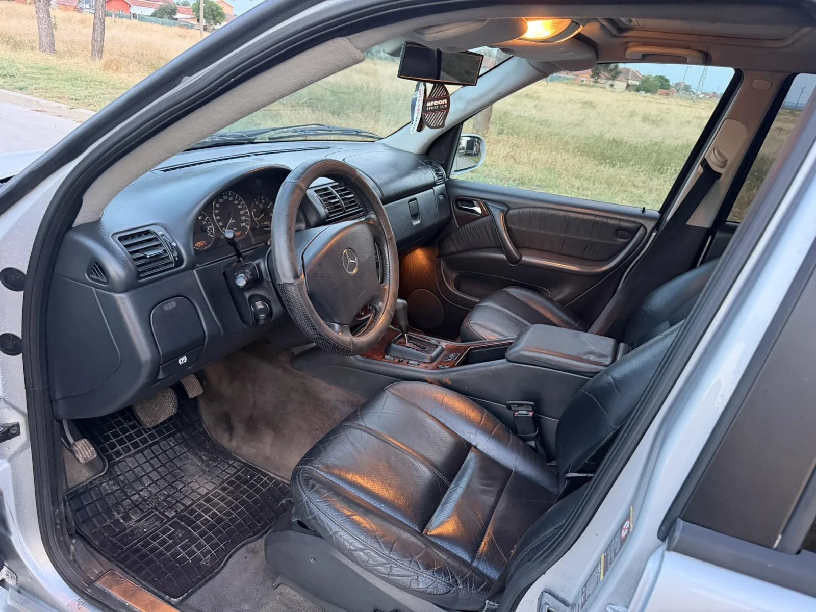 Mercedes-Benz ML 270, снимка 8 - Автомобили и джипове - 54993597