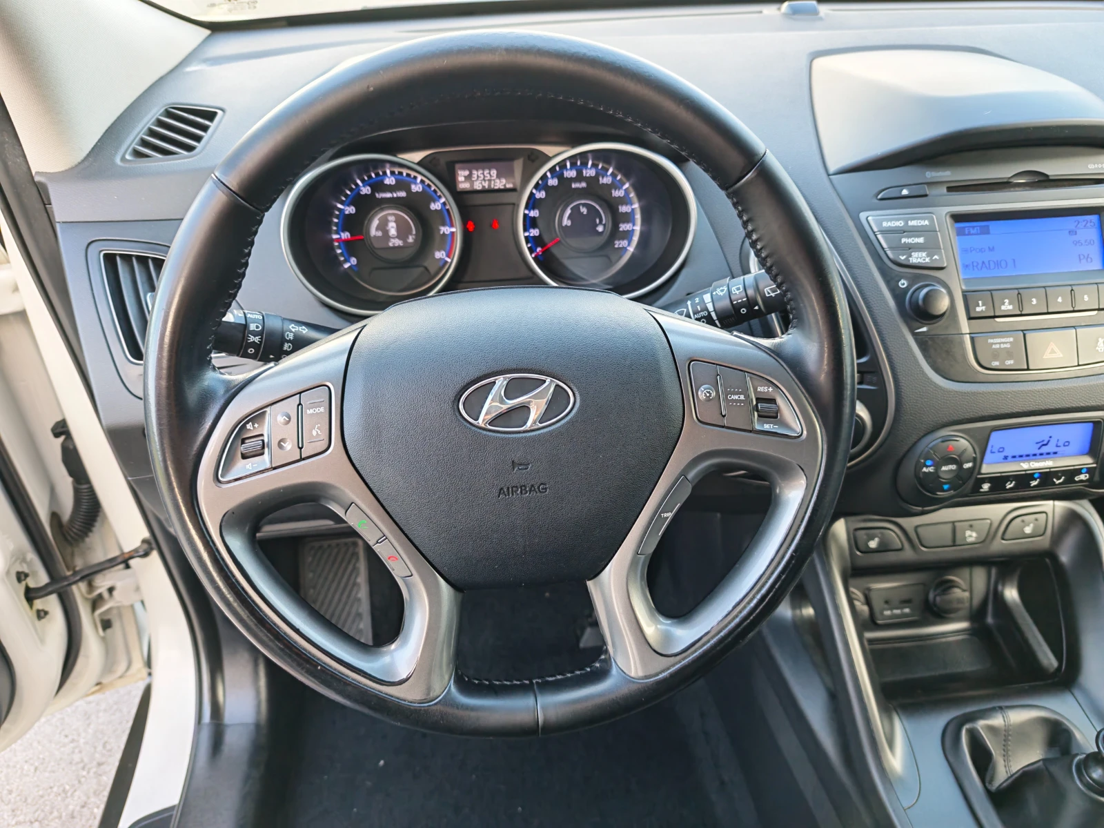 Hyundai IX35 1.6 BENZIN 136 KN, снимка 13 - Автомобили и джипове - 55002477
